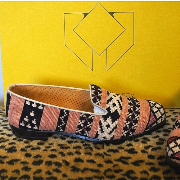 COBRA SOCIETY NAJET PEACH EMBROIDERED GEOMETRIC SLIP ON LOAFER NEW IN BOX - Picture 4 of 9